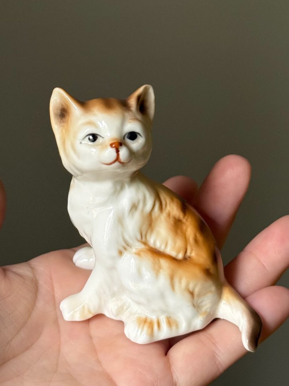 Danbury Mint Porcelain 3" Cats of Character Sitting Pretty Orange Tabby Figurine